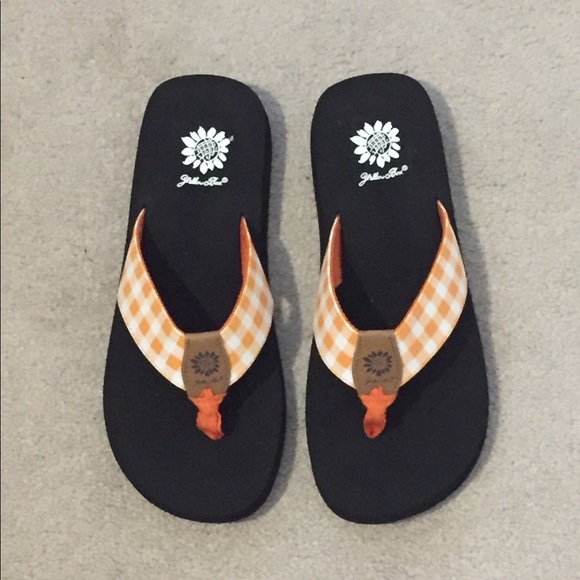 Yellow Box Shoes - Yellow box flip flops